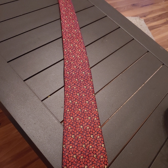 Tie - Picture 3 of 4